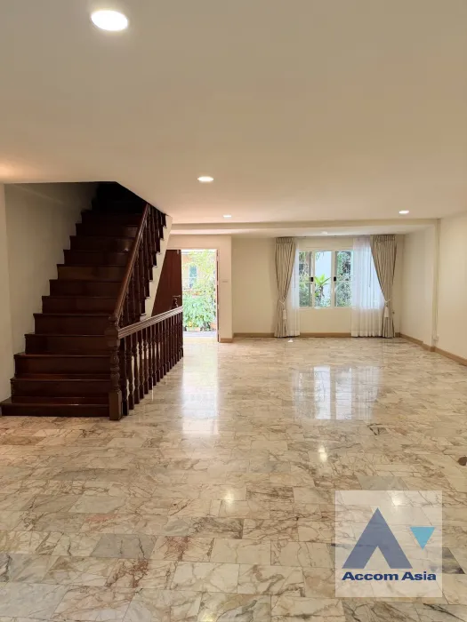  1  4 br Townhouse For Rent in Sathorn ,Bangkok BTS Saint Louis AA45870