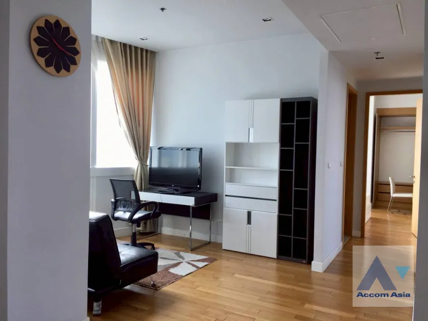 unit 2 Bedrooms  Condominium For Rent in Sukhumvit, Bangkok  near MRT Sukhumvit - BTS Asok (AA45872)