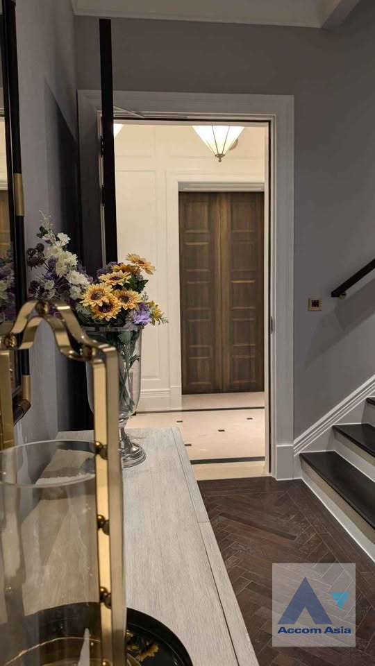 8  3 br Condominium for rent and sale in Ploenchit ,Bangkok BTS Ploenchit at 98 Wireless AA45887