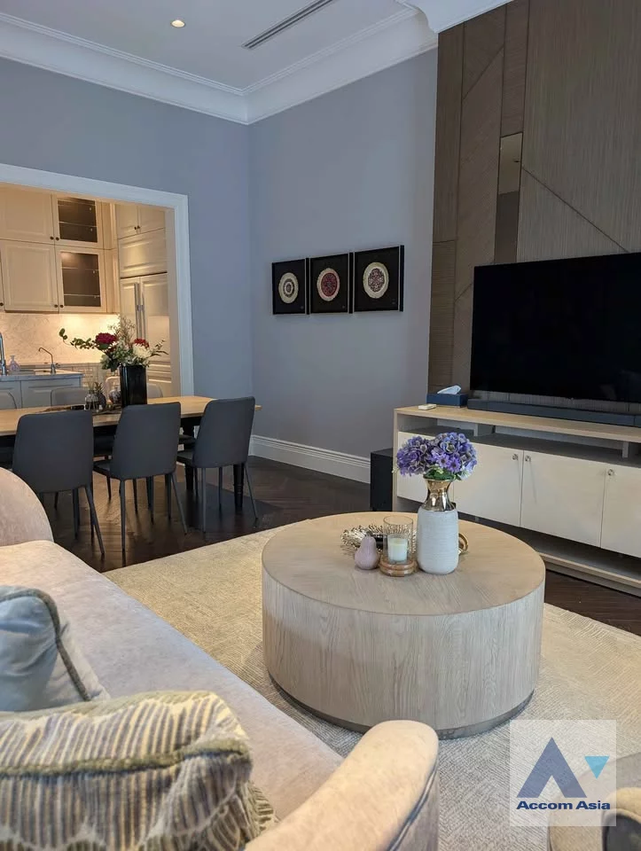 Duplex Condo condominium for sale in Ploenchit at 98 Wireless, Bangkok Code AA45887