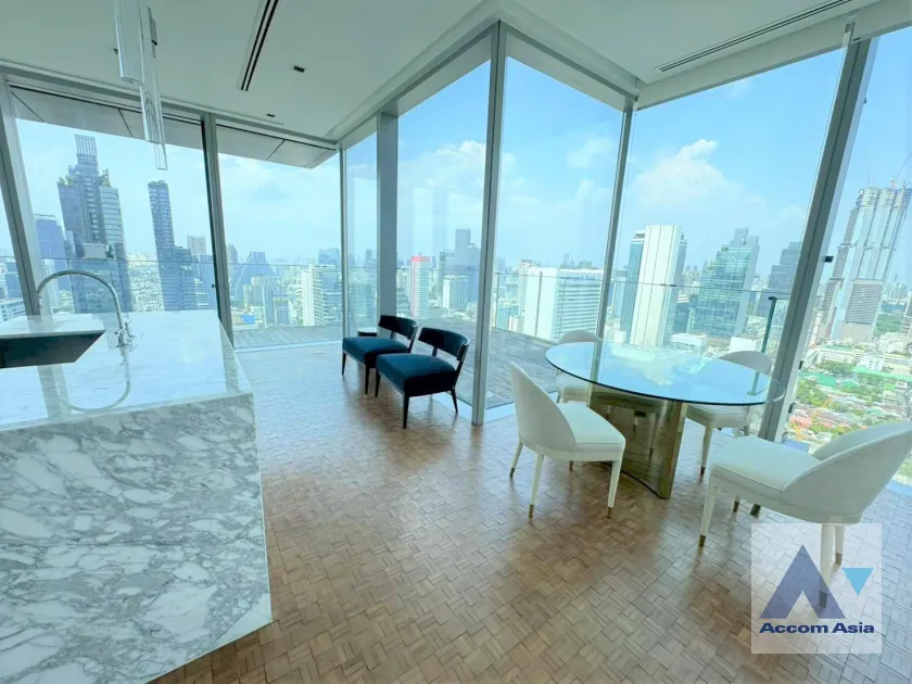 unit 2 Bedrooms  Condominium For Rent in Silom, Bangkok  near BTS Chong Nonsi (AA45894)