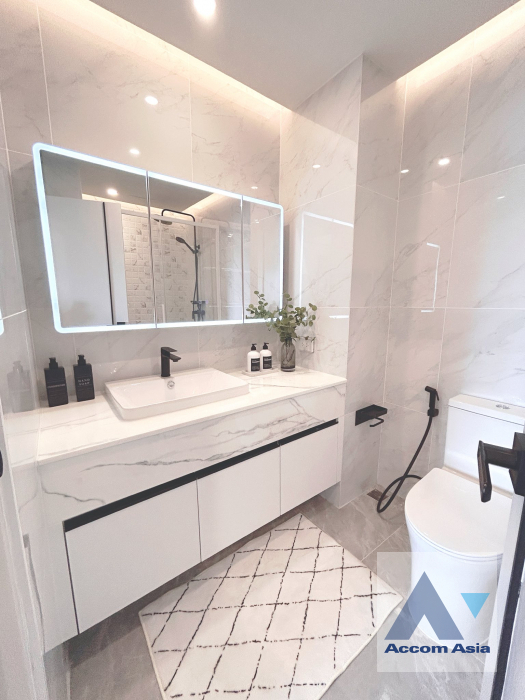 10  2 br Condominium For Sale in Sukhumvit ,Bangkok BTS Thong Lo at Top View AA45896