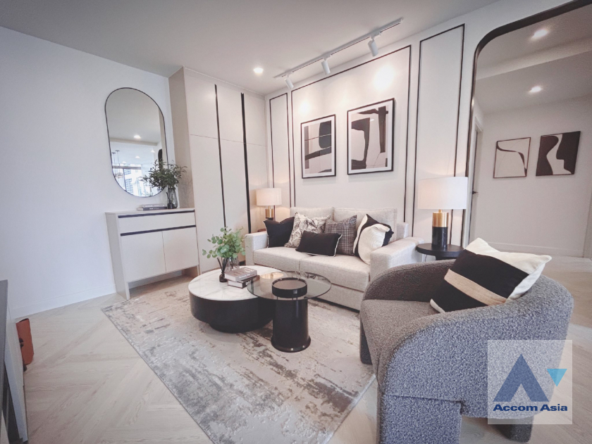  1  2 br Condominium For Sale in Sukhumvit ,Bangkok BTS Thong Lo at Top View AA45896