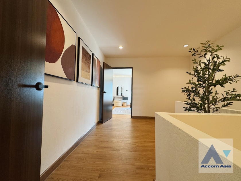 6  3 br Townhouse For Rent in Sukhumvit ,Bangkok BTS Punnawithi AA45901