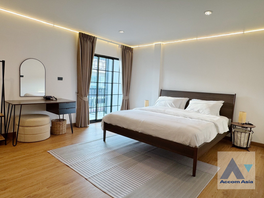 8  3 br Townhouse For Rent in Sukhumvit ,Bangkok BTS Punnawithi AA45901