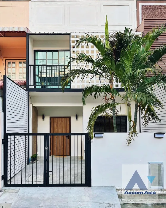  2  3 br Townhouse For Rent in Sukhumvit ,Bangkok BTS Punnawithi AA45901