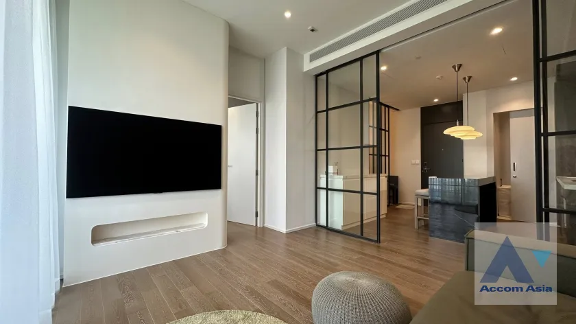 unit 1 Bedroom  Condominium For Sale in Ploenchit, Bangkok  near BTS Ploenchit (AA45902)