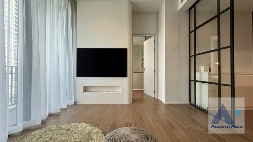 unit 1 Bedroom  Condominium For Sale in Ploenchit, Bangkok  near BTS Ploenchit (AA45902)
