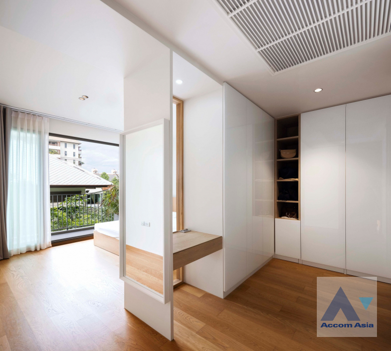 5  2 br Condominium For Sale in Sathorn ,Bangkok MRT Lumphini at Supreme Legend AA45904