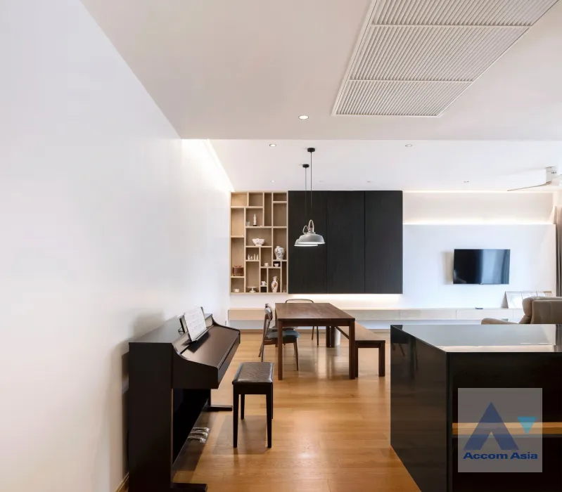 unit 2 Bedrooms  Condominium For Sale in Sathorn, Bangkok  near MRT Lumphini (AA45904)