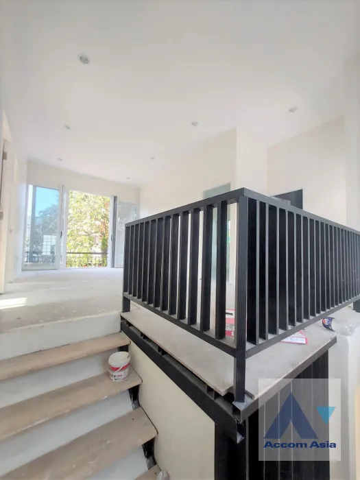4  3 br House For Rent in Sukhumvit ,Bangkok BTS Phra khanong AA45912