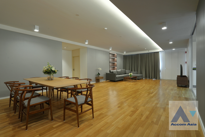 4  3 br Apartment For Rent in Sukhumvit ,Bangkok BTS Phrom Phong at High-Rise Serviced Apartment Near The Em District AA45916