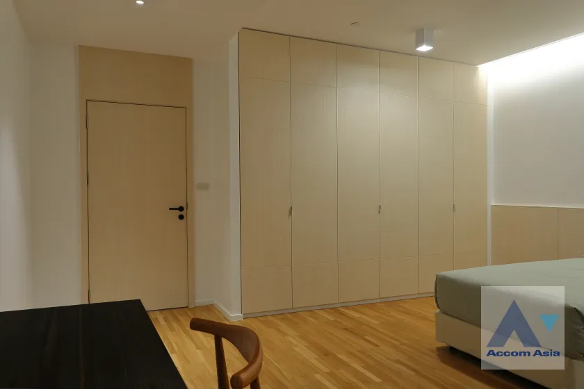 14  3 br Apartment for rent and sale in Sukhumvit ,Bangkok BTS Phrom Phong at High-Rise Serviced Apartment Near The Em District AA45916
