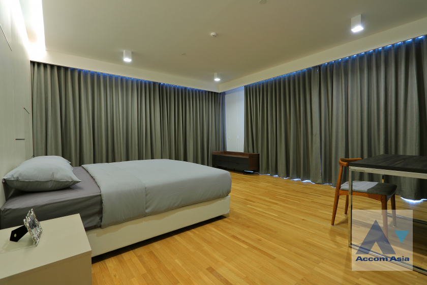 10  3 br Apartment For Rent in Sukhumvit ,Bangkok BTS Phrom Phong at High-Rise Serviced Apartment Near The Em District AA45916