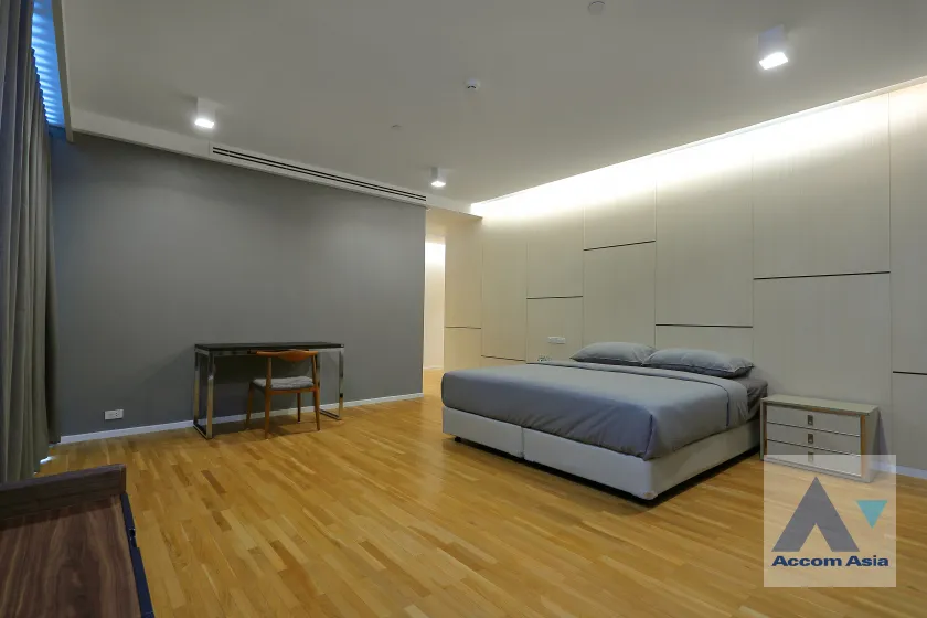 9  3 br Apartment for rent and sale in Sukhumvit ,Bangkok BTS Phrom Phong at High-Rise Serviced Apartment Near The Em District AA45916