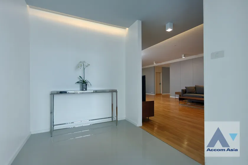 6  3 br Apartment for rent and sale in Sukhumvit ,Bangkok BTS Phrom Phong at High-Rise Serviced Apartment Near The Em District AA45916