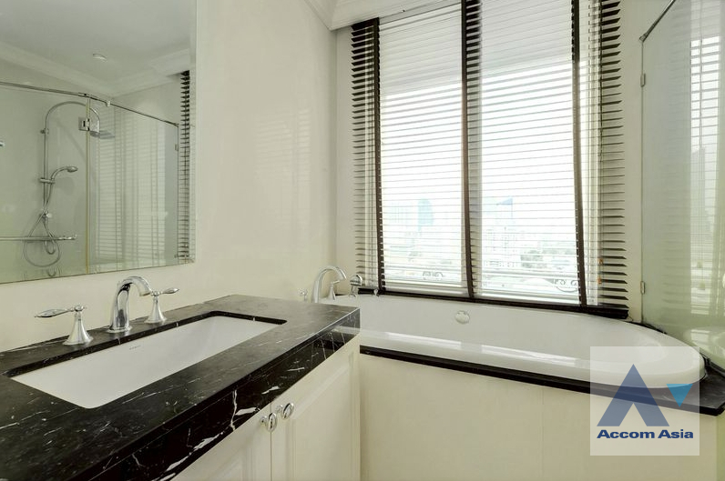 10  2 br Condominium For Sale in Sukhumvit ,Bangkok BTS Phrom Phong at Royce Private Residences AA45917
