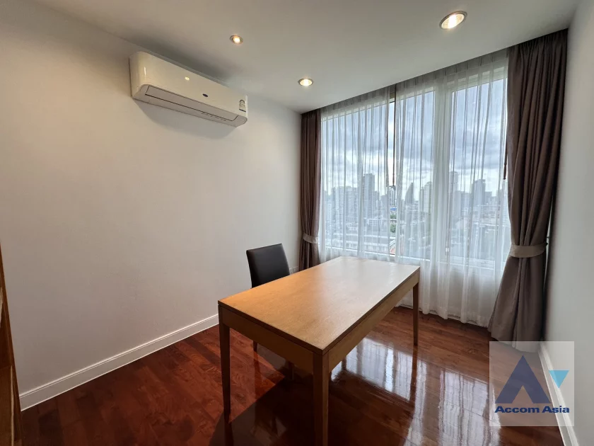 12  3 br Apartment For Rent in Sukhumvit ,Bangkok BTS Phrom Phong at High-Rise Residence , Ideal for Families AA45920