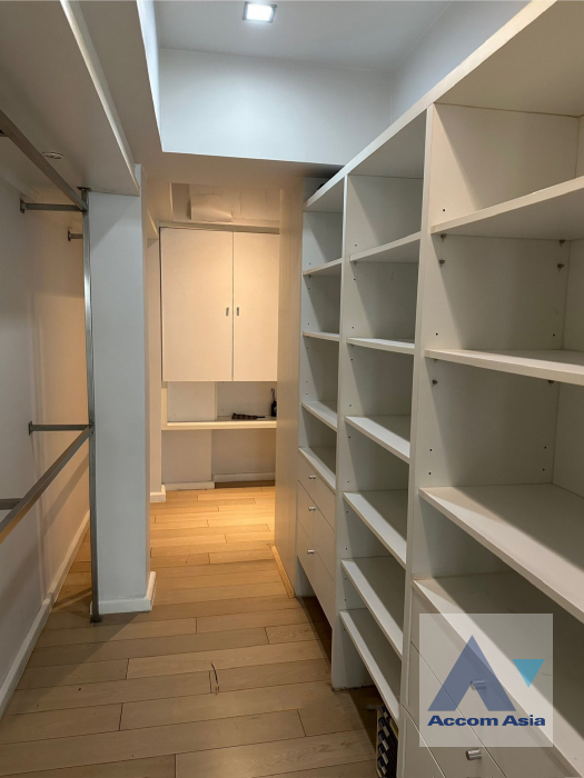 7  3 br Townhouse For Rent in Ploenchit ,Bangkok BTS Ploenchit AA45921