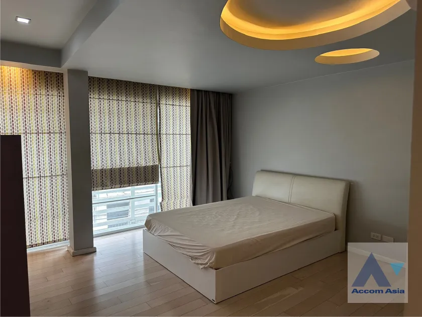 unitHome Office |  3 Bedrooms  Townhouse For Rent in Ploenchit, Bangkok  near BTS Ploenchit (AA45921)