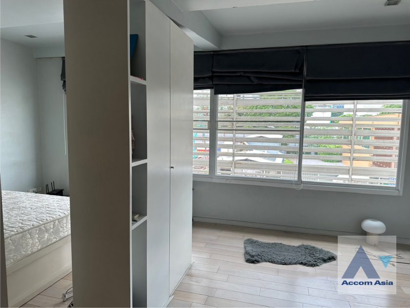 6  3 br Townhouse For Rent in Ploenchit ,Bangkok BTS Ploenchit AA45921