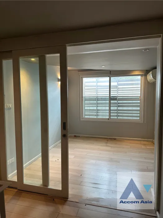 8  3 br Townhouse For Rent in Ploenchit ,Bangkok BTS Ploenchit AA45921