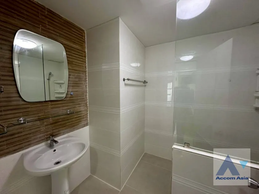 18  2 br Condominium For Rent in Ploenchit ,Bangkok BTS Ploenchit at Witthayu Complex AA45924