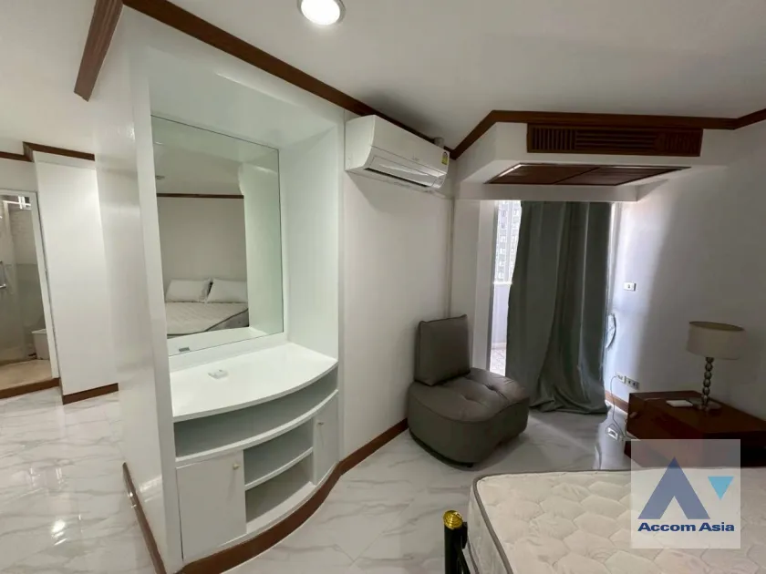 12  2 br Condominium For Rent in Ploenchit ,Bangkok BTS Ploenchit at Witthayu Complex AA45924