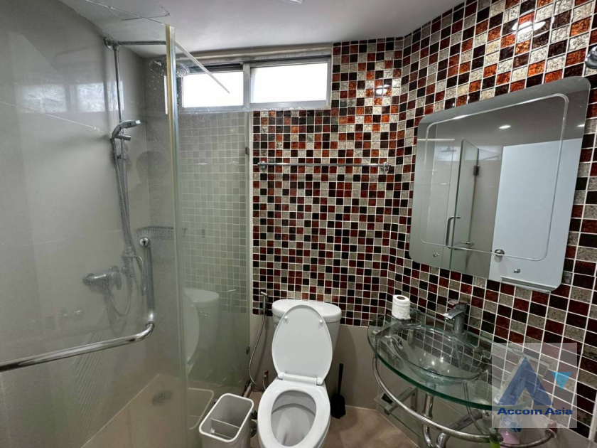 19  2 br Condominium For Rent in Ploenchit ,Bangkok BTS Ploenchit at Witthayu Complex AA45924