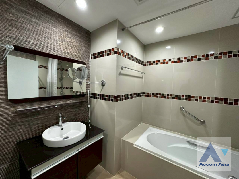 13  2 br Condominium For Rent in Ploenchit ,Bangkok BTS Ploenchit at Witthayu Complex AA45926