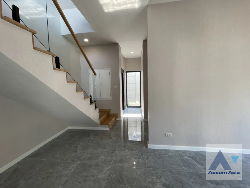 12  3 br Townhouse For Rent in Sukhumvit ,Bangkok  at Ultra-Luxury Townhome  Designed for Ultimate Privacy AA45938