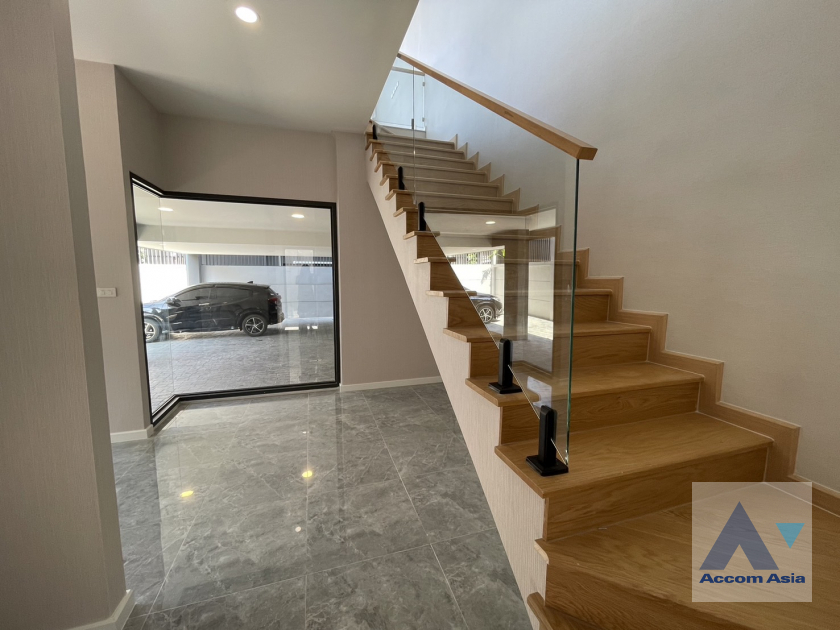 10  3 br Townhouse For Rent in Sukhumvit ,Bangkok  at Ultra-Luxury Townhome  Designed for Ultimate Privacy AA45938