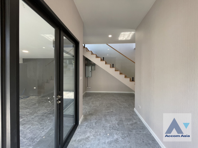 11  3 br Townhouse For Rent in Sukhumvit ,Bangkok  at Ultra-Luxury Townhome  Designed for Ultimate Privacy AA45938