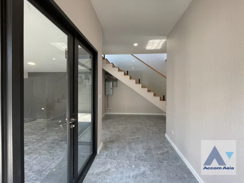 11  3 br Townhouse For Rent in Sukhumvit ,Bangkok  at Ultra-Luxury Townhome  Designed for Ultimate Privacy AA45938