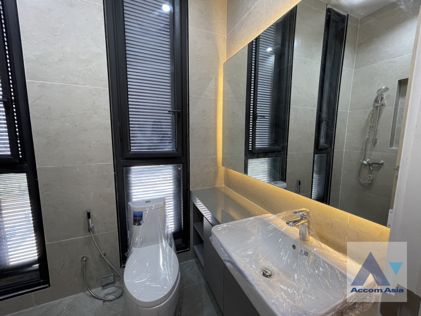 32  3 br Townhouse For Rent in Sukhumvit ,Bangkok  at Ultra-Luxury Townhome  Designed for Ultimate Privacy AA45938