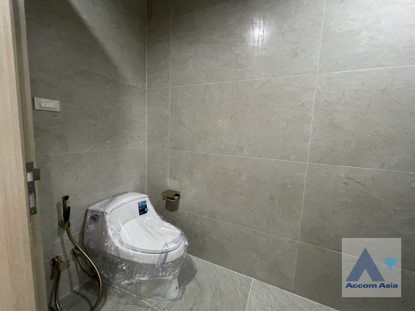 38  3 br Townhouse For Rent in Sukhumvit ,Bangkok  at Ultra-Luxury Townhome  Designed for Ultimate Privacy AA45938