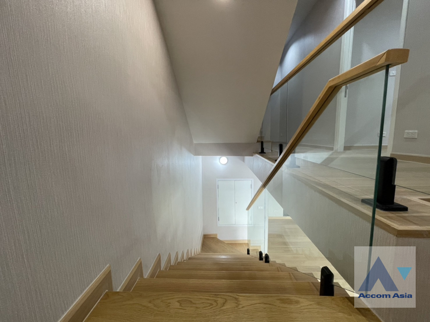 18  3 br Townhouse For Rent in Sukhumvit ,Bangkok  at Ultra-Luxury Townhome  Designed for Ultimate Privacy AA45938