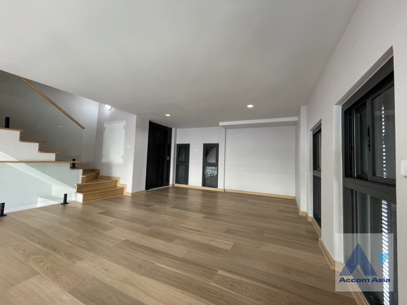 15  3 br Townhouse For Rent in Sukhumvit ,Bangkok  at Ultra-Luxury Townhome  Designed for Ultimate Privacy AA45938