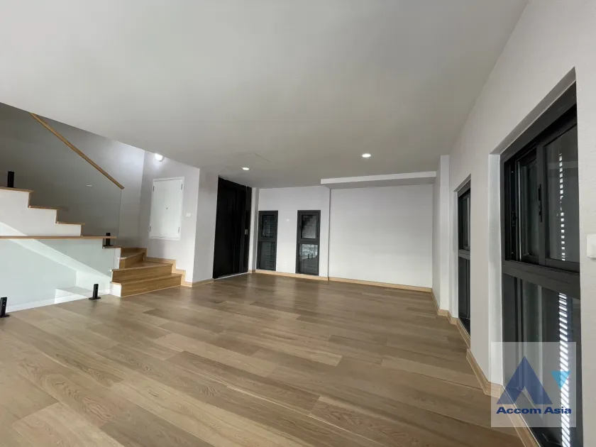15  3 br Townhouse For Rent in Sukhumvit ,Bangkok  at Ultra-Luxury Townhome  Designed for Ultimate Privacy AA45938