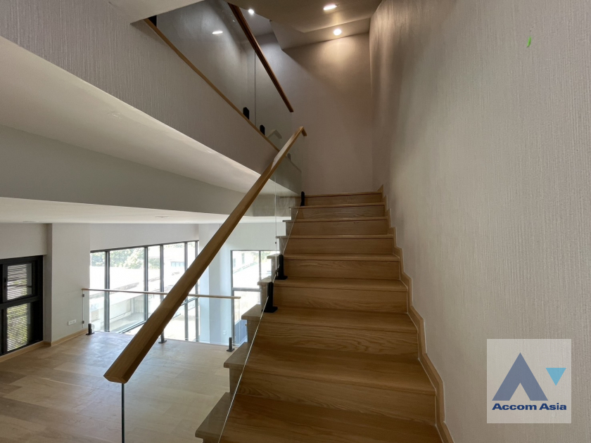 16  3 br Townhouse For Rent in Sukhumvit ,Bangkok  at Ultra-Luxury Townhome  Designed for Ultimate Privacy AA45938