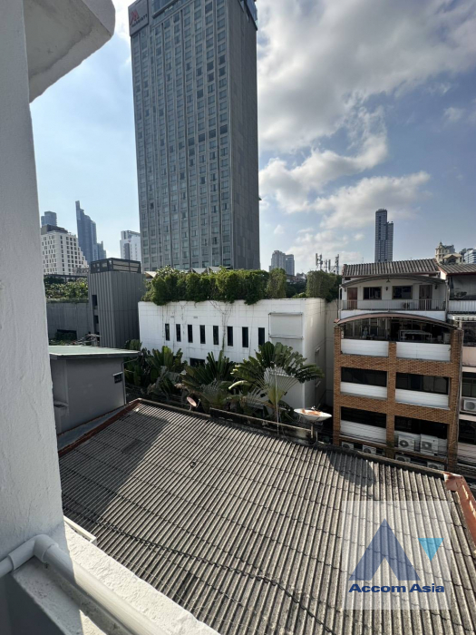 25  5 br Townhouse For Rent in Silom ,Bangkok MRT Sam Yan - BTS Sala Daeng AA45939