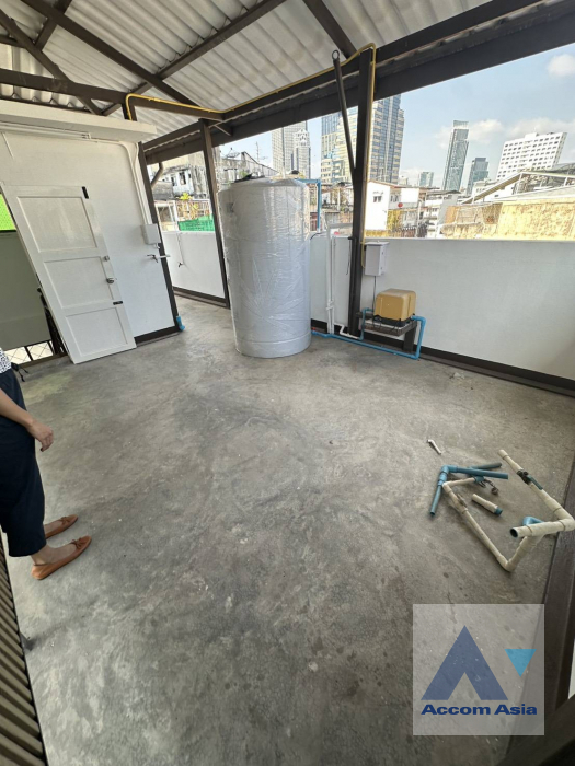 23  5 br Townhouse For Rent in Silom ,Bangkok MRT Sam Yan - BTS Sala Daeng AA45939