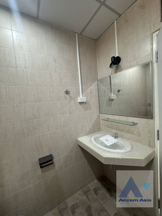 20  5 br Townhouse For Rent in Silom ,Bangkok MRT Sam Yan - BTS Sala Daeng AA45939