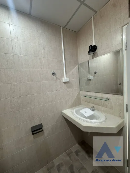 20  5 br Townhouse For Rent in Silom ,Bangkok MRT Sam Yan - BTS Sala Daeng AA45939