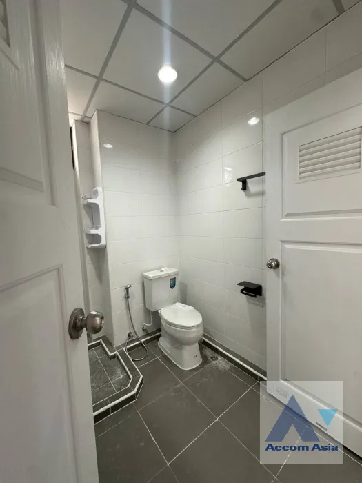16  5 br Townhouse For Rent in Silom ,Bangkok MRT Sam Yan - BTS Sala Daeng AA45939