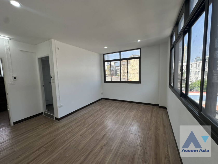 12  5 br Townhouse For Rent in Silom ,Bangkok MRT Sam Yan - BTS Sala Daeng AA45939