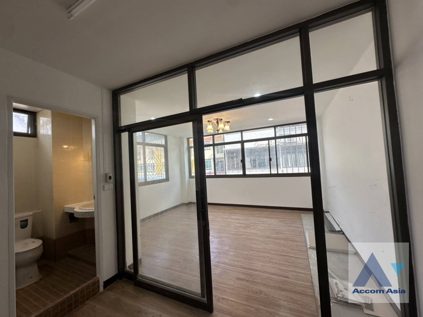 9  5 br Townhouse For Rent in Silom ,Bangkok MRT Sam Yan - BTS Sala Daeng AA45939