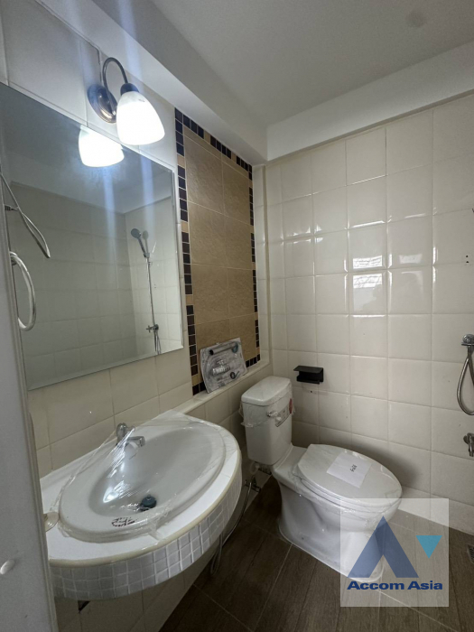 19  5 br Townhouse For Rent in Silom ,Bangkok MRT Sam Yan - BTS Sala Daeng AA45939