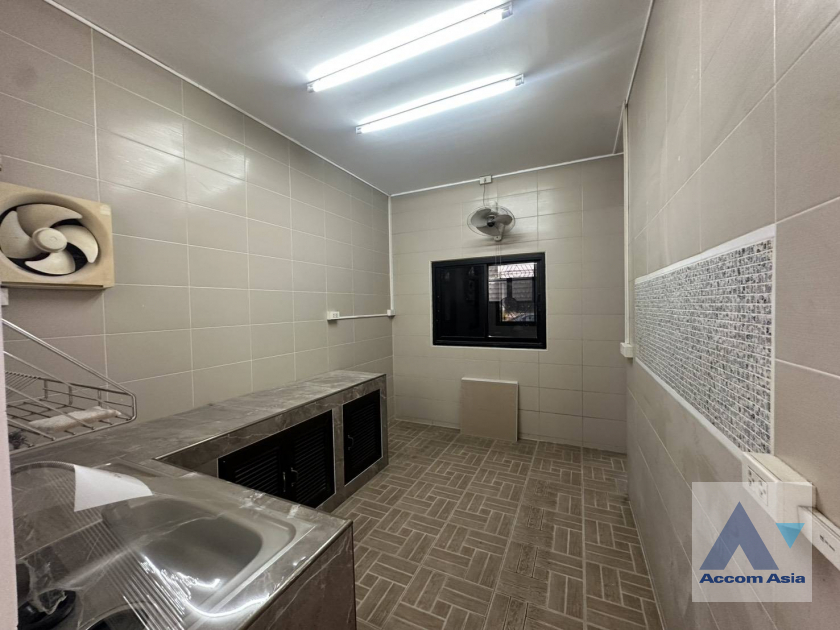 6  5 br Townhouse For Rent in Silom ,Bangkok MRT Sam Yan - BTS Sala Daeng AA45939