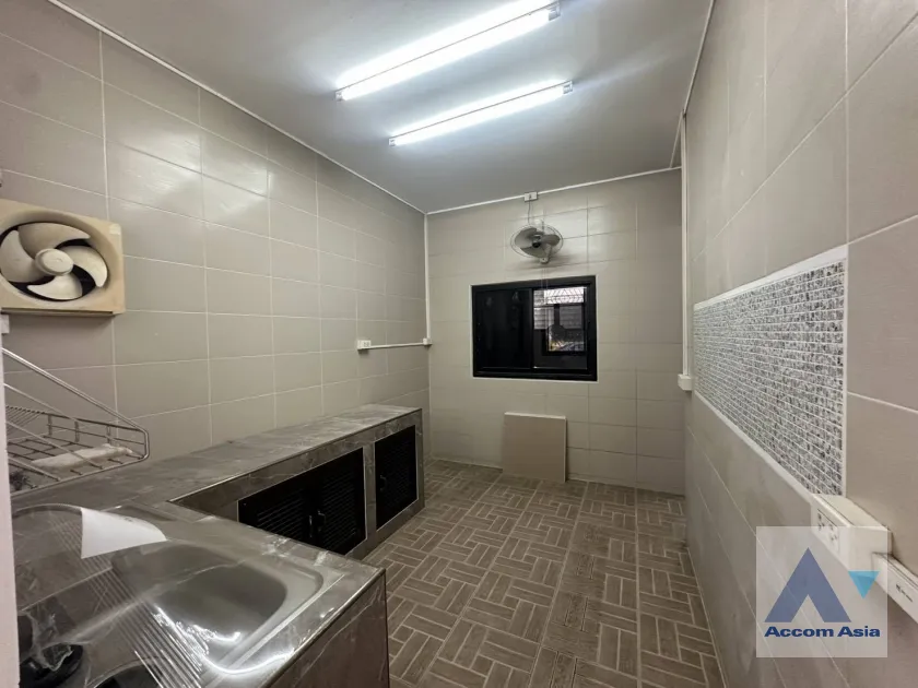 6  5 br Townhouse For Rent in Silom ,Bangkok MRT Sam Yan - BTS Sala Daeng AA45939